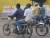 les motos à Cotonou (vue de voiture)
